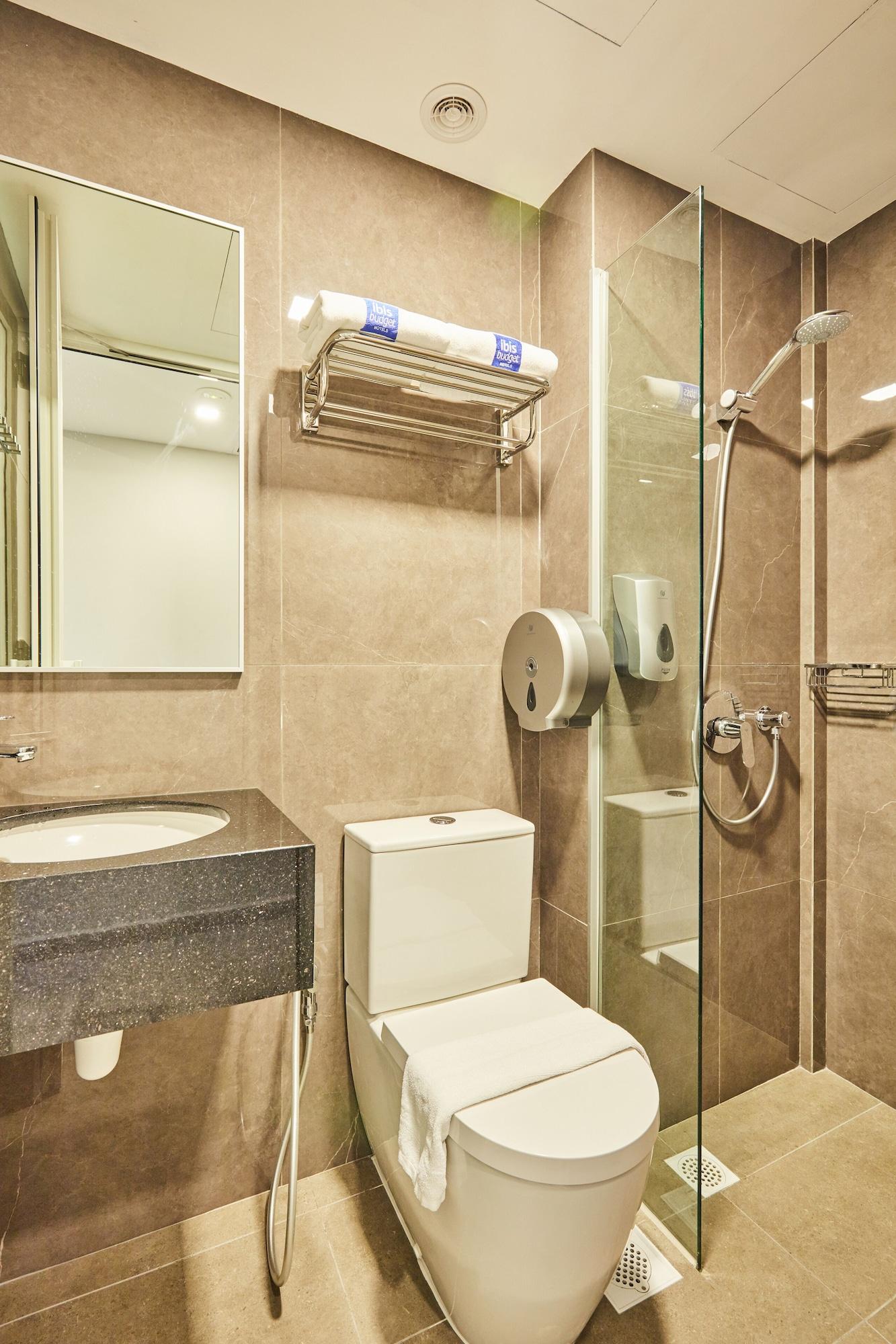 Ibis Budget Singapore Ametrine Bagian luar foto